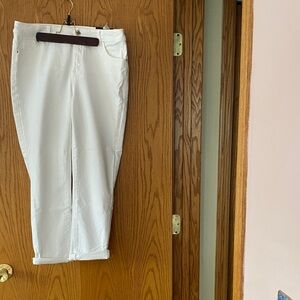 Chico's So Slimming Girlfriend Crop in White